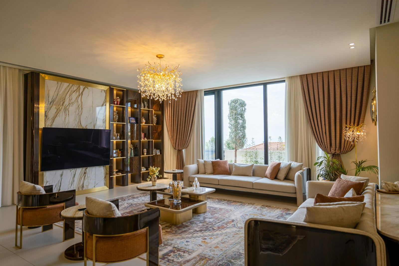 Elevate Your Space: Styling Tips for Luxury Home Decor - Palatium Lux