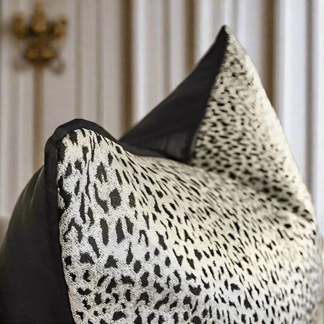 Leopard Elegance Pillow Covers Pillow Cover - Palatium Lux