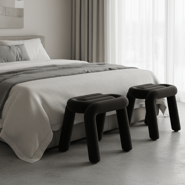 Tangle Tease Stool - Onyx Black - Palatium Lux