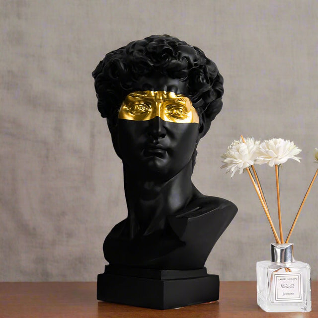 The Golden Glance David Resin Statue - Palatium Lux
