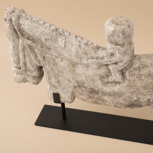 The Horseman of Antiquity statue - Palatium Lux