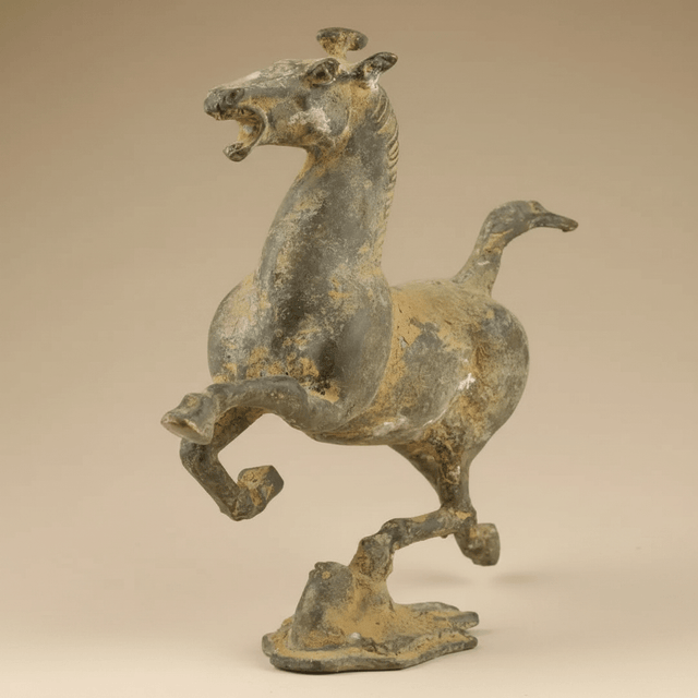 The Relic Steed Statue statue - Palatium Lux