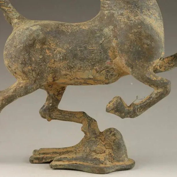The Relic Steed Statue statue - Palatium Lux