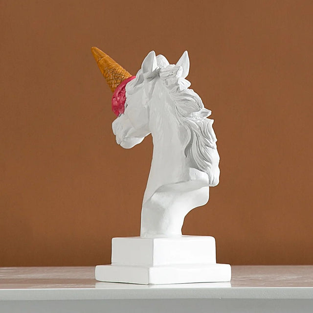 Sweet Tooth Horse Resin Statue - Palatium Lux